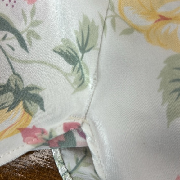 Vintage Barbizon Nightdress Floral Silky Buttons Soft Smooth Flower Pyjamas - Picture 10 of 11